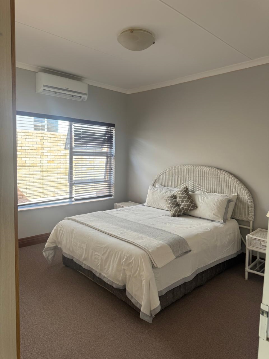 6 Bedroom Property for Sale in Aston Bay Eastern Cape